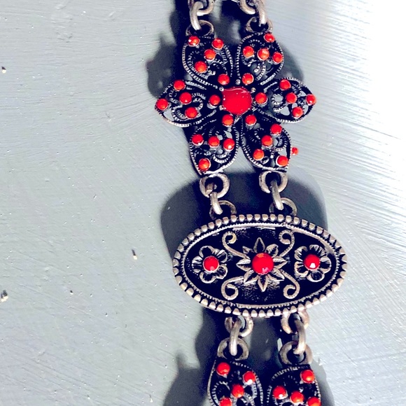 Oval flower metal red beaded belt fringe tie new - Picture 2 of 5